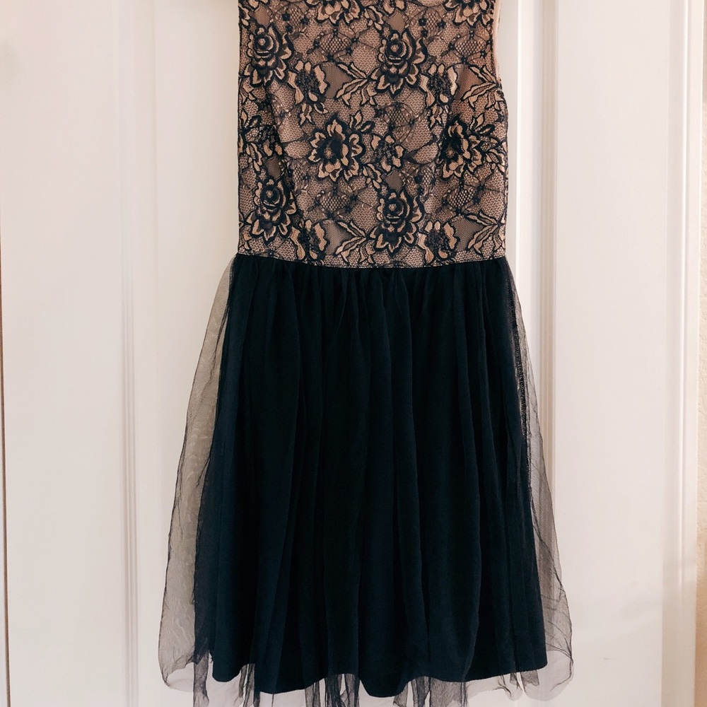 Dress - Picture 2 of 4